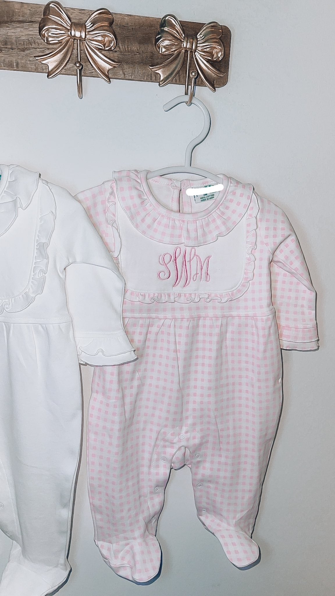 Ruffle collar with bib detailed footie